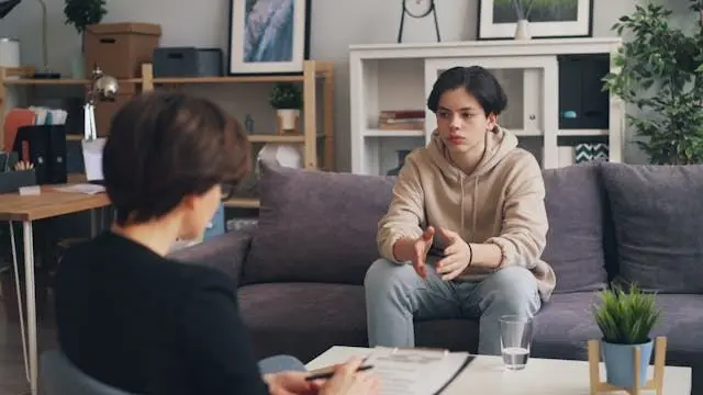 Explore How to Counsel a Teenager with a Therapist!